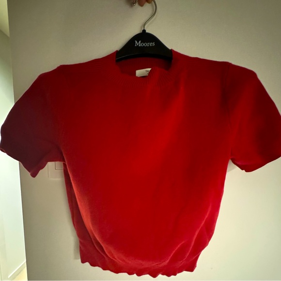 Short Sleeved Red Knit Top - Picture 4 of 6